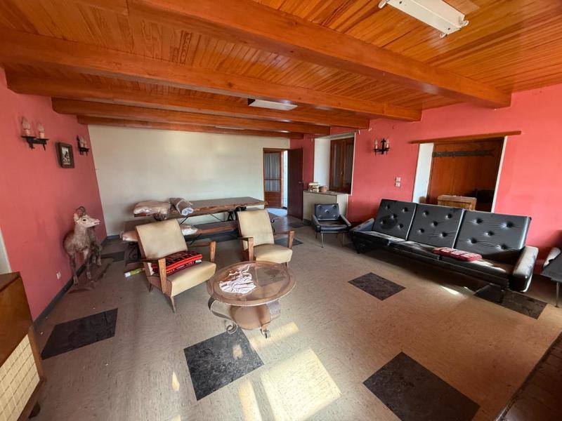 Maison - 250 m² - 6 pièces