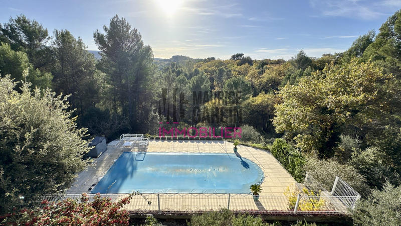 Maison - 233 m² - 5 pièces