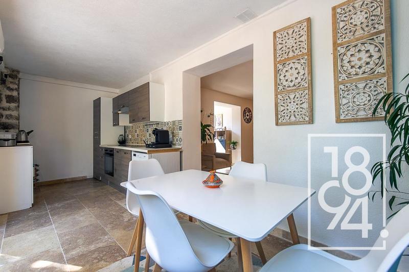 Maison - 385 m² - 6 pièces