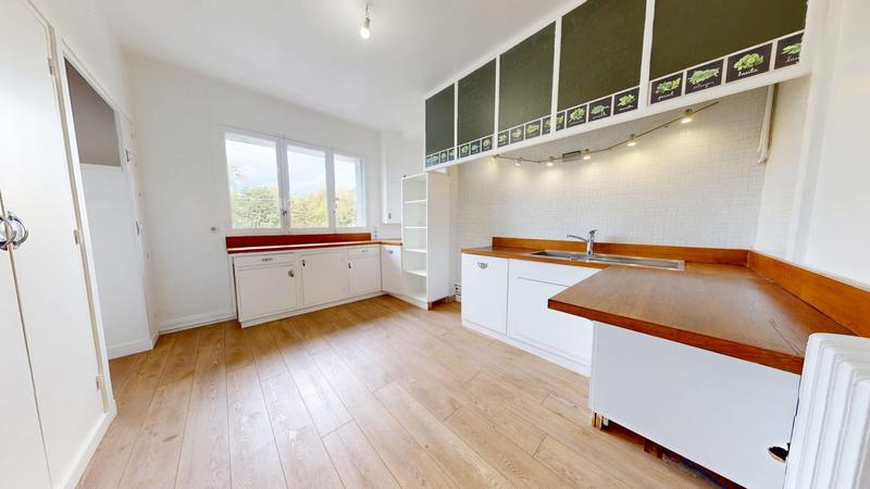 Appartement - 144 m² - 5 pièces