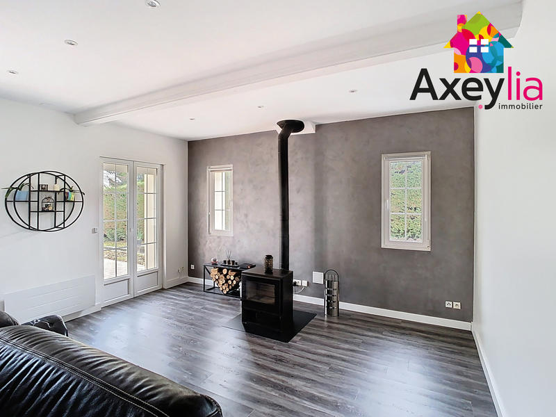 Maison - 240 m² - 7 pièces