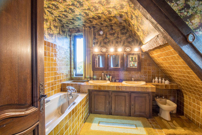 Propriété - 293 m² - 5 pièces