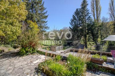 Maison - 215 m² - 6 pièces