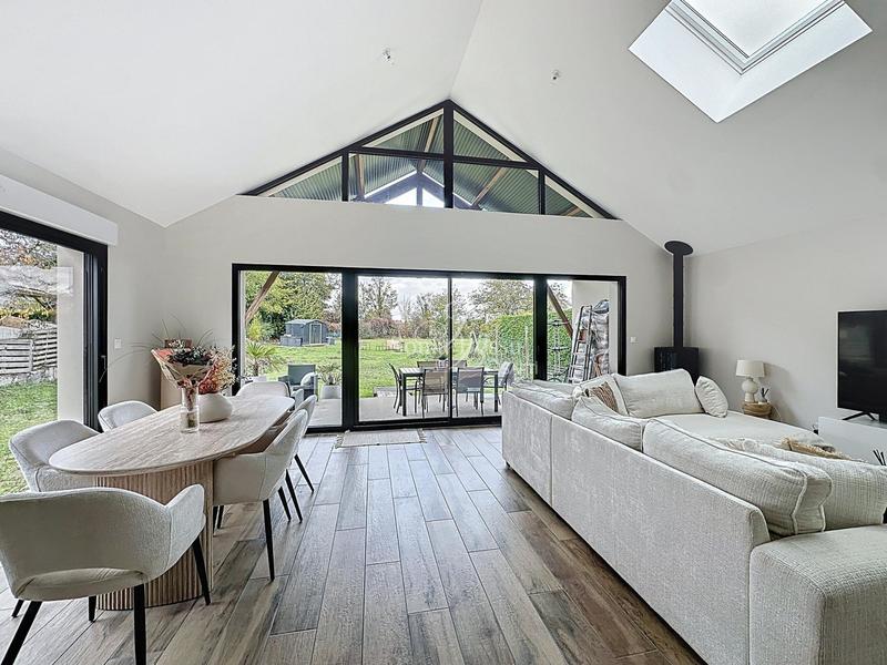 Maison - 140 m² - 7 pièces