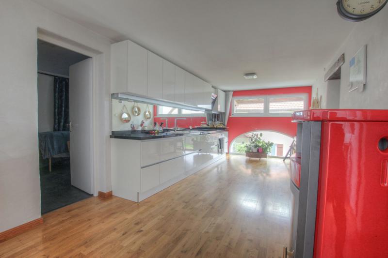 Maison traditionnelle - 200 m² - 7 pièces