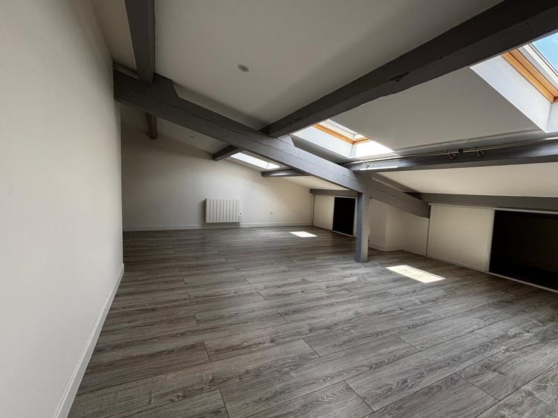 Appartement - 80 m² - 3 pièces