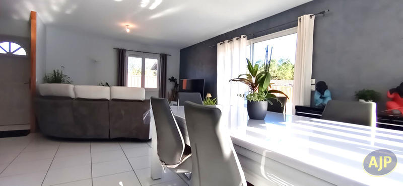 Maison - 83 m² - 3 pièces