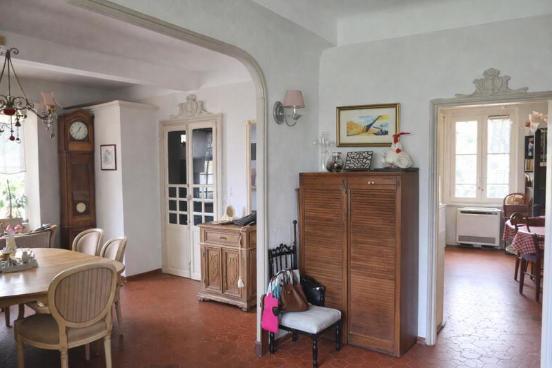 Maison - 220 m² - 6 pièces