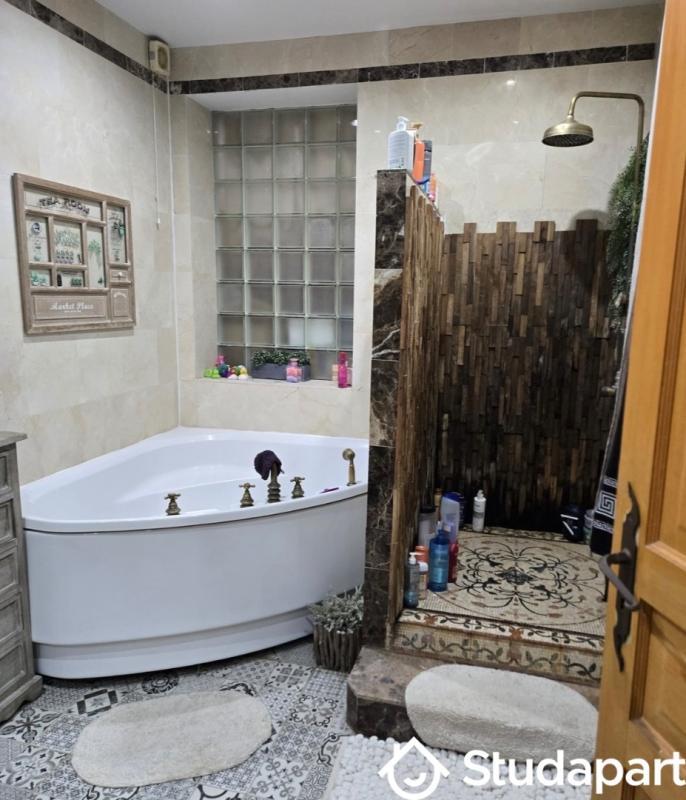 Chambre - 11 m² - 1 pièce