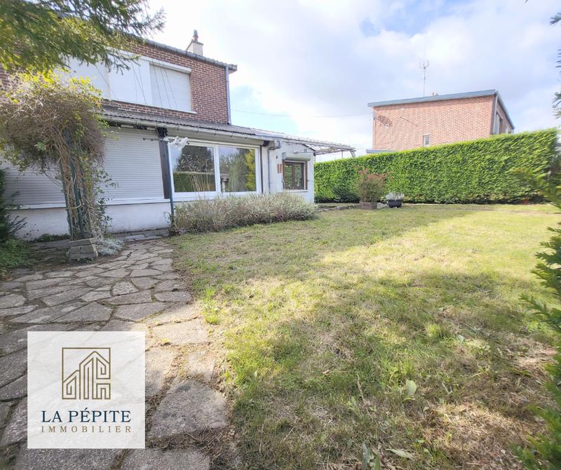 Maison - 90 m² - 5 pièces