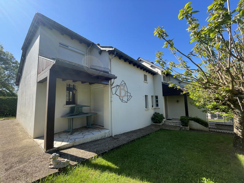 Maison - 159 m² - 7 pièces