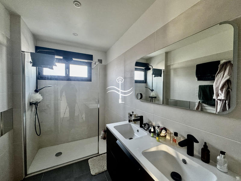 Maison - 208 m² - 9 pièces