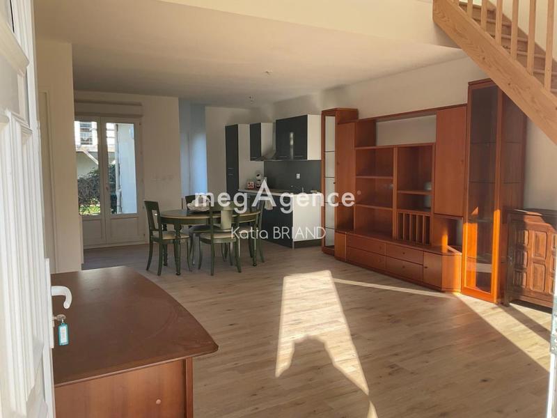 Maison traditionnelle - 98 m² - 5 pièces