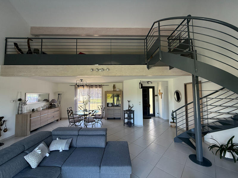 Maison - 182 m² - 6 pièces