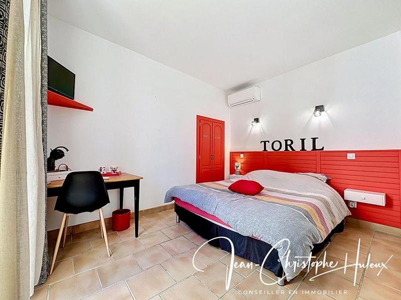 Maison - 418 m² - 18 pièces