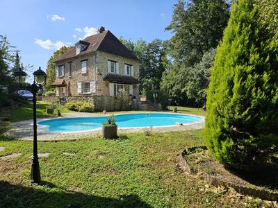Villa - 275 m² - 9 pièces