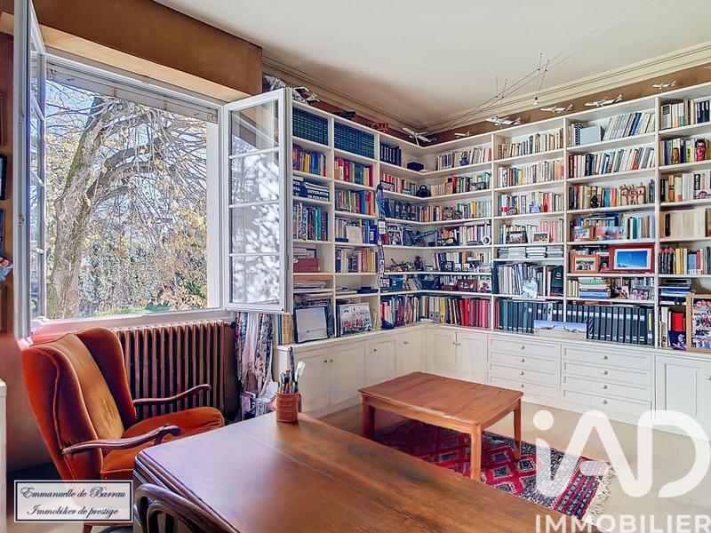 Maison - 278 m² - 9 pièces