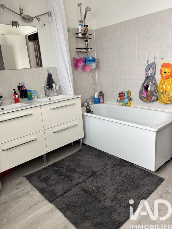 Maison - 90 m² - 5 pièces