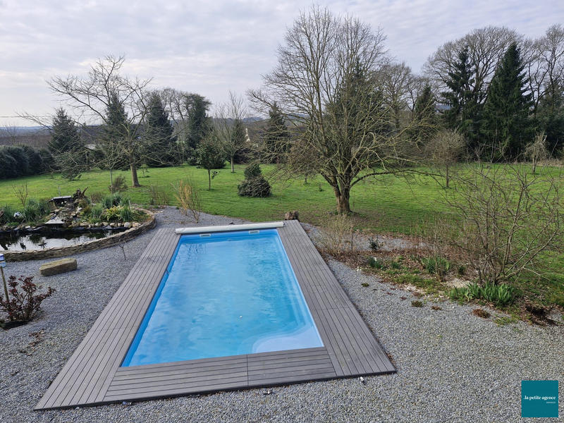 Maison - 254 m² - 6 pièces