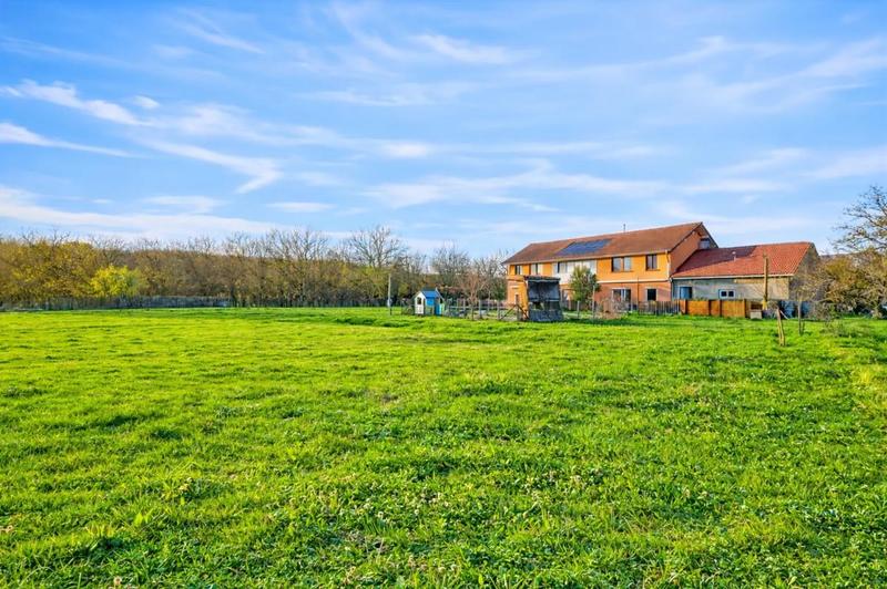 Maison - 230 m² - 5 pièces