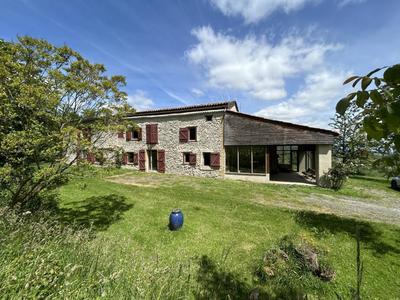 Propriété - 347 m² - 8 pièces