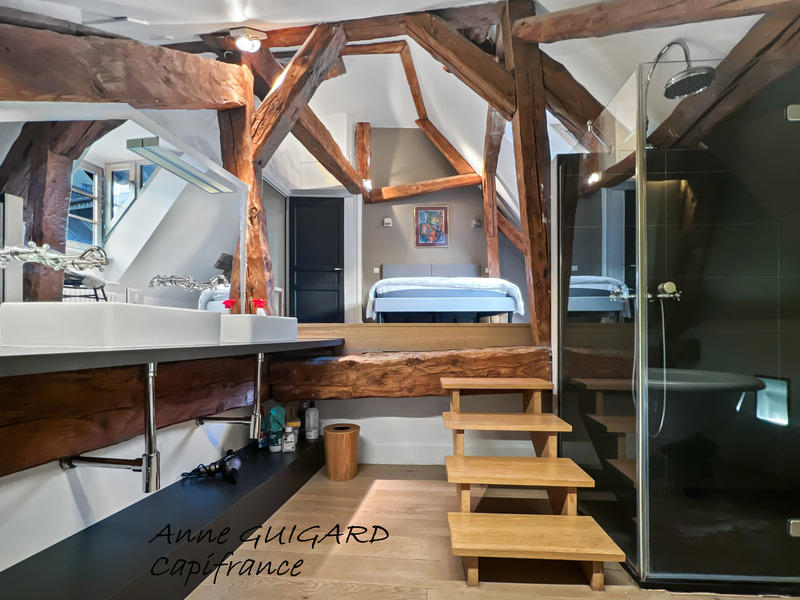 Appartement ancien - 159 m² - 4 pièces