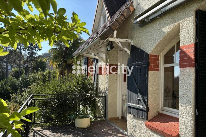 Maison - 115 m² - 6 pièces