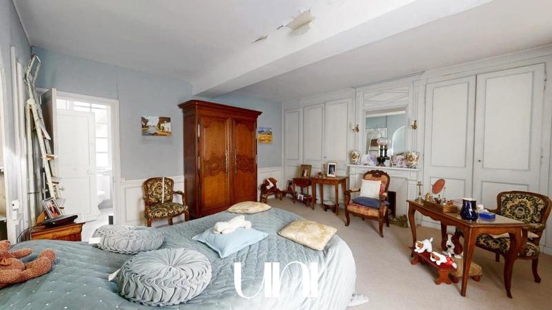 Maison - 208 m² - 8 pièces