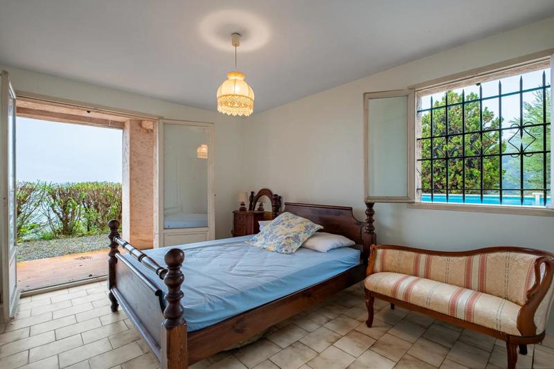 Maison - 200 m² - 6 pièces