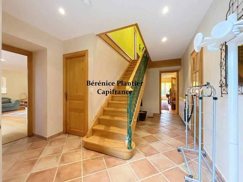 Maison - 246 m² - 7 pièces