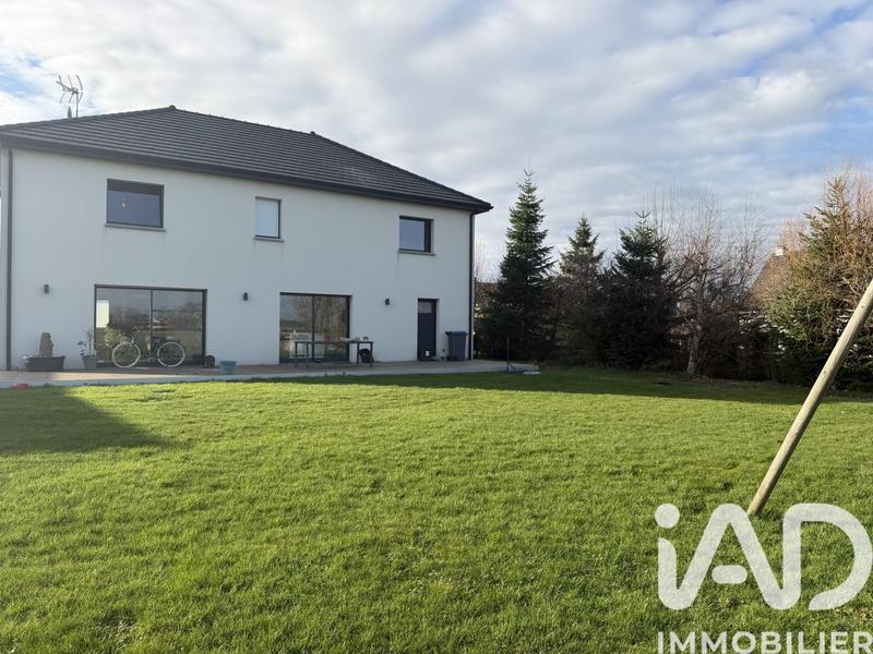 Maison - 230 m² - 5 pièces