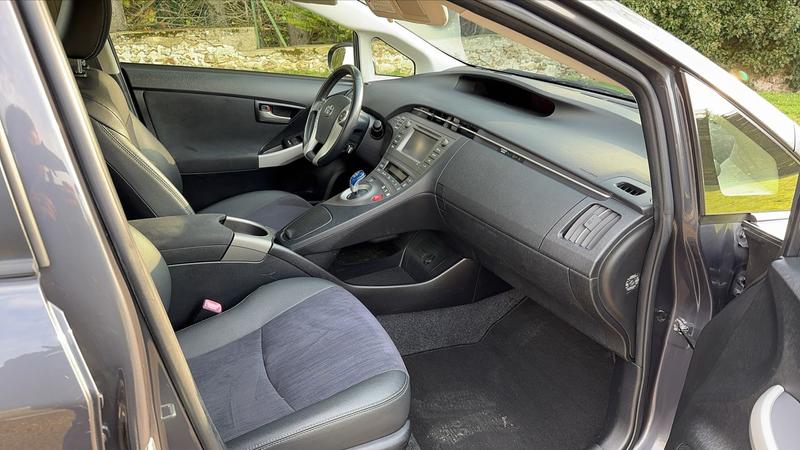 Toyota Prius 1.8 Vvt-i 136 Hybrid Cvt Dynamic