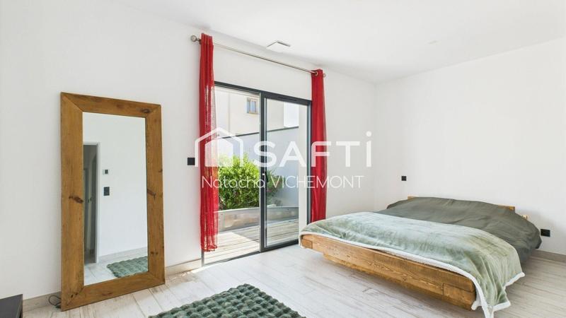 Maison - 223 m² - 5 pièces