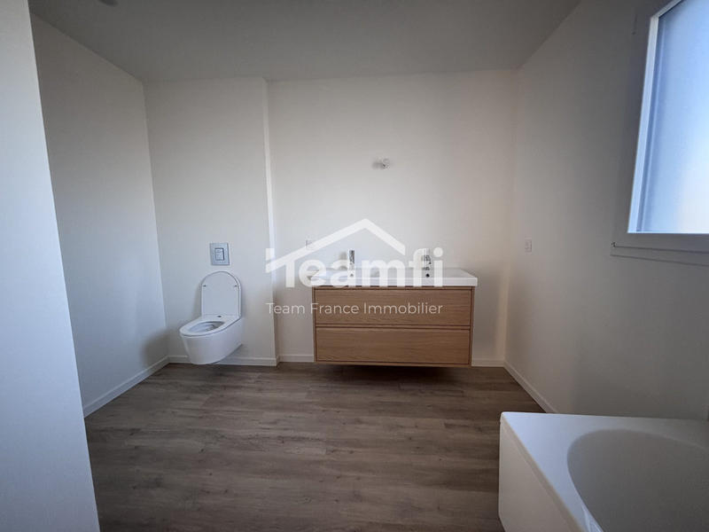 Maison - 102 m² - 4 pièces