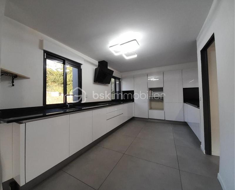 Maison - 163 m² - 5 pièces