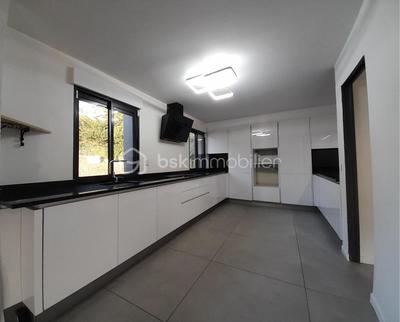 Maison - 163 m² - 5 pièces