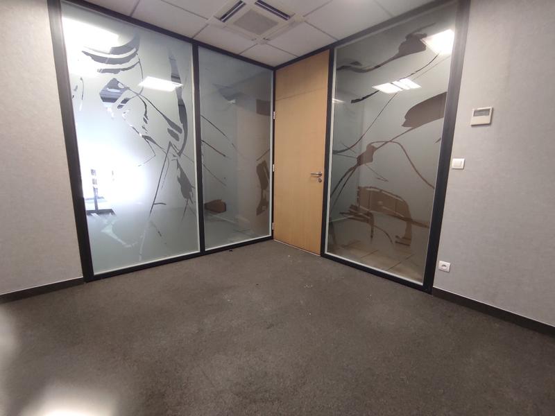 Local d'activités - 56 m² - 4 pièces