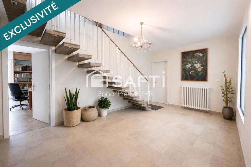 Maison - 262 m² - 11 pièces