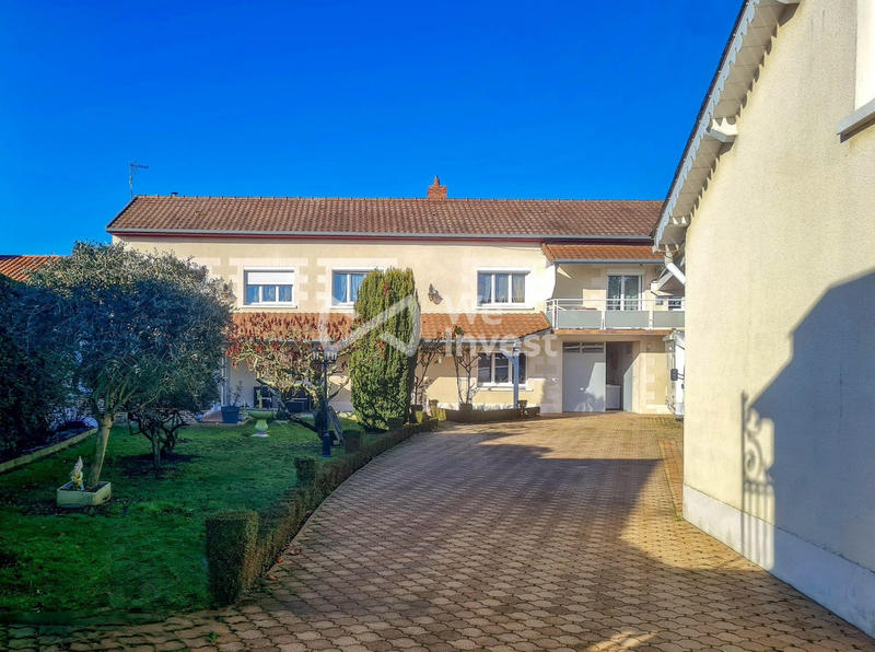 Maison - 320 m² - 11 pièces