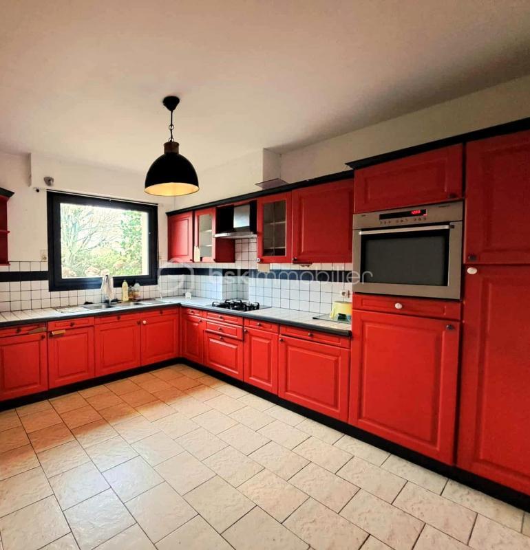 Maison - 191 m² - 8 pièces