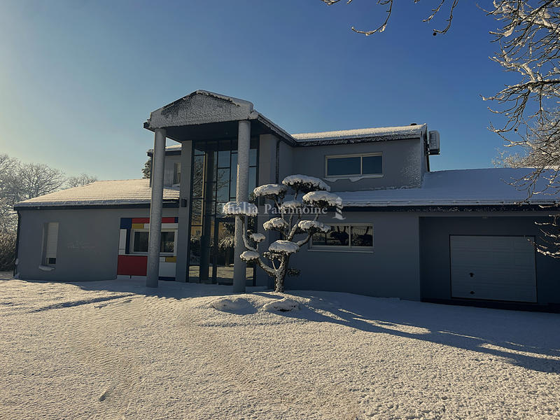 Villa - 391 m² - 8 pièces