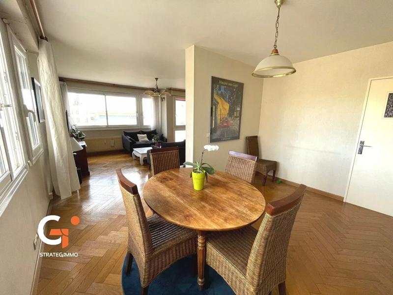 Appartement - 96 m² - 5 pièces