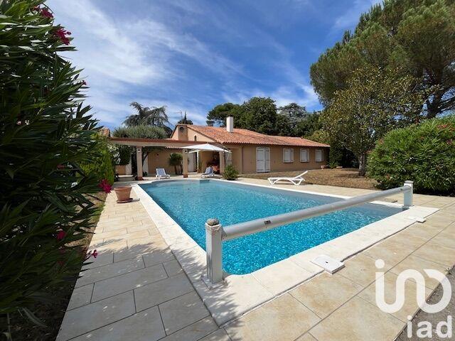 Maison - 246 m² - 8 pièces