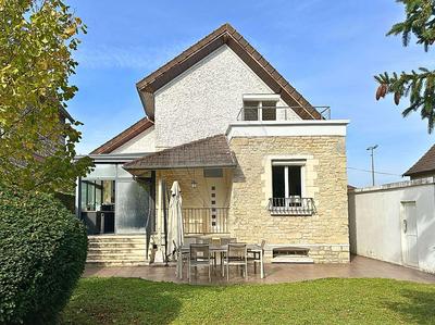 Maison - 115 m² - 6 pièces