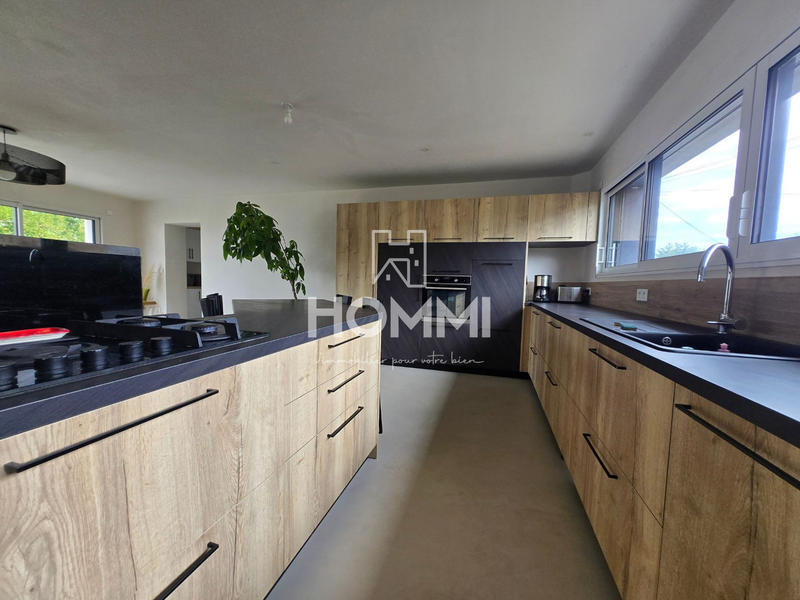 Maison - 121 m² - 6 pièces