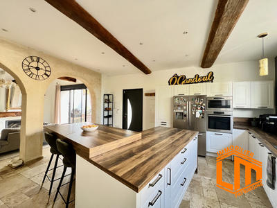 Maison - 195 m² - 7 pièces