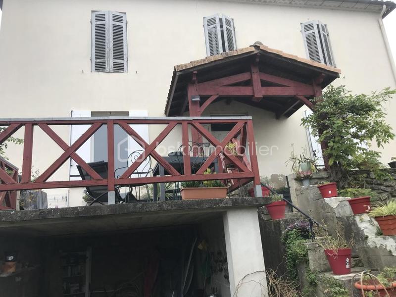 Maison ancienne - 266 m² - 8 pièces