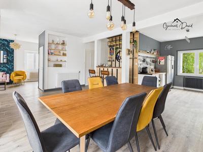 Maison - 182 m² - 8 pièces