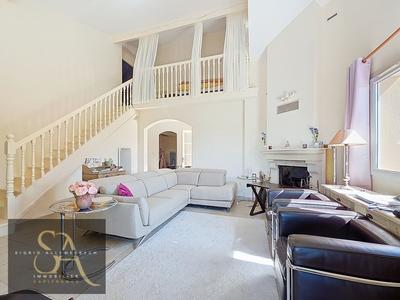 Maison - 159 m² - 6 pièces