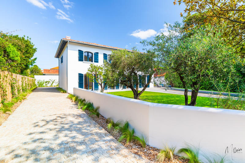 Maison - 231 m² - 7 pièces